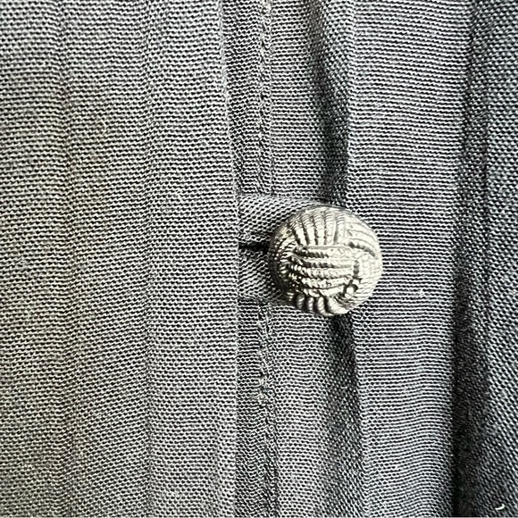 Vintage Canadian made black boxy mandarin collar long sleeve blouse 16 - Picture 10 of 12